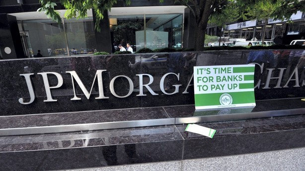 Fyret JPMorgan-chef h�ver 130 mio. kr. 