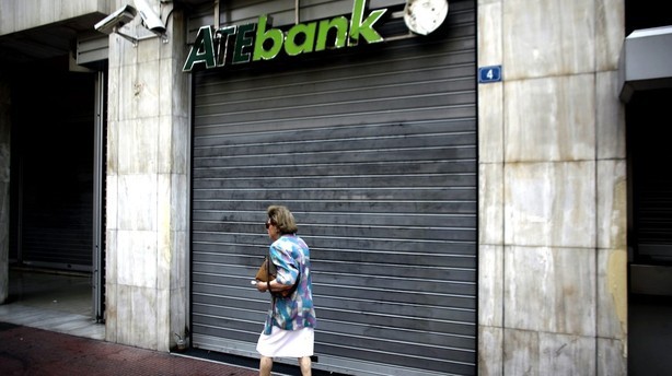 Græsk bankchef sendte egne penge i sikkerhed før krak