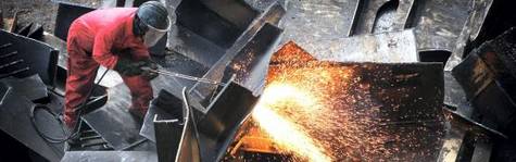 Hum�ret stiger i industrien