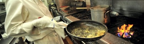Hoteller og restauranter lider fortsat