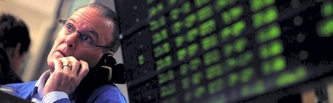 Investorer tr�kker de sikre kort i nerv�st marked
