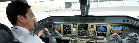 Flyselskab fyrer 16.000