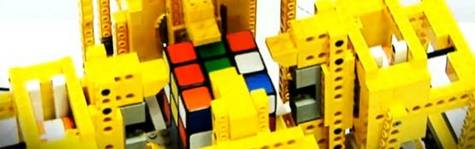 Lego-robot og mobil l�ser Rubiks-terning p� rekordtid