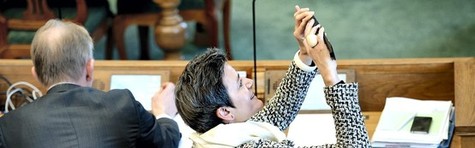 Unge r�de dropper annoncer mod Vestager