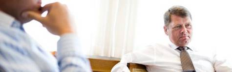 Roskilde Bank til modangreb p� finansmand