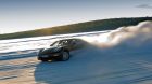 B�rsen m�der Porsche Panamera p� en frossen s�