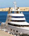 Superyachter sejler krisen agterud