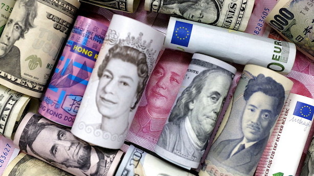 Valuta: Rentebund under dollar mens pund går usikker tid i møde