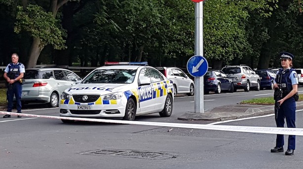 49 dræbte ved angreb på moskéer i New Zealand