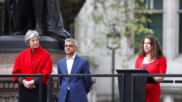 Briterne må stemme om brexit igen, lyder det fra borgmester i hård kritik af Theresa May
