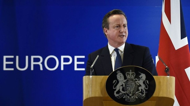 Cameron anbefaler at Storbritannien bliver i EU