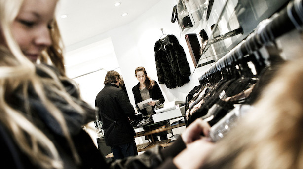 Ny analyse: Kasseapparaterne samler støv i de danske butikker