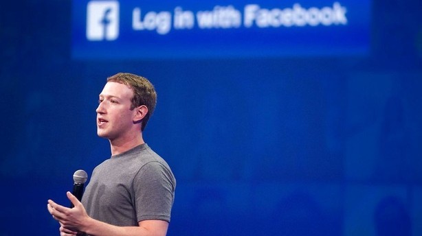 Facebook forbyder nu brugere at handle med våben