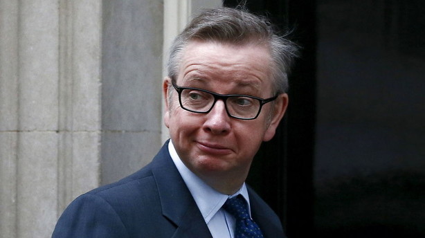 Cameron-allieret vender på tallerken og støtter Brexit
