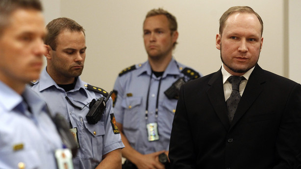 Dokumentar: Breivik stoppet med våben to år før Utøya-massakre