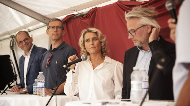 Topchefernes folkemøde: Det går godt, send flere medarbejdere
