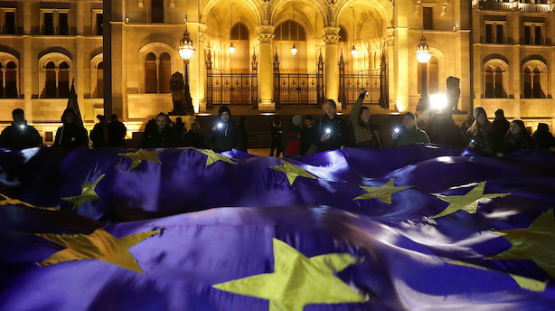 Historisk stor opbakning: To ud af tre bakker op om EU