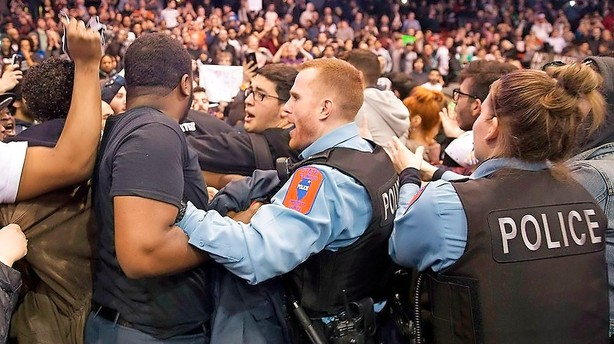 Trump-vælgermøde i Chicago aflyst efter tumult