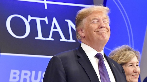 USA-aktier lukker i rødt på grund af Trumps tofronts-krig