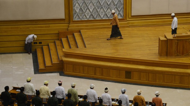 Myanmars nye præsident er taget i ed