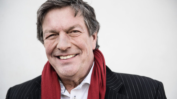 Journalist Ole Stephensen er død - 63 år