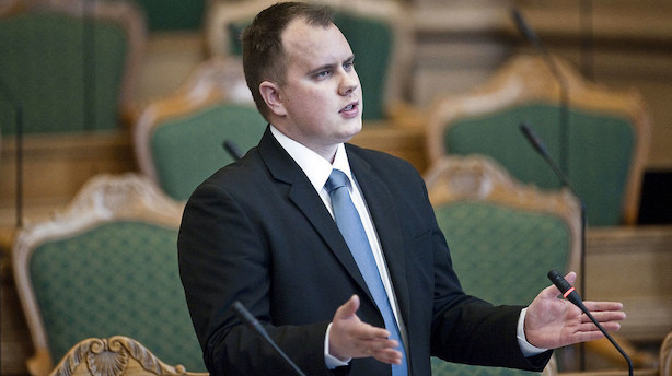 DF: Uansvarligt af regeringen at ansætte flygtninge