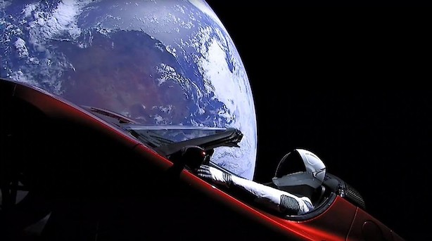 Teslas rumbil kører forbi Mars-kredsløb