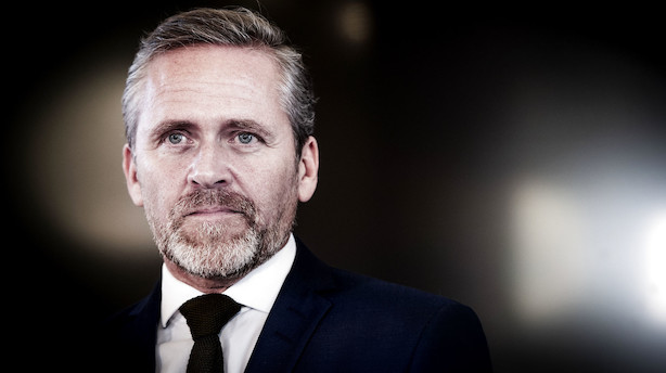 May på charmeoffensiv i Europa - Samuelsen tvivler på at May kan vende stemningen i parlamentet