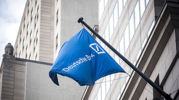 Deutsche Bank-chefer får forbud mod at handle Deutsche-aktier