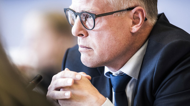 Den tidligere minister Carl Holst stopper i politik