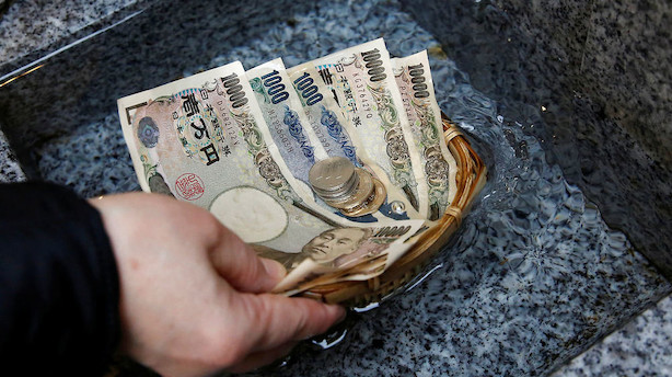 Valuta: Yen rammer årets laveste niveau - investorer søger mod risiko
