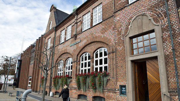 Overblik: Anders Dam, et uinviteret købstilbud og planer om et jysk bankbryllup
