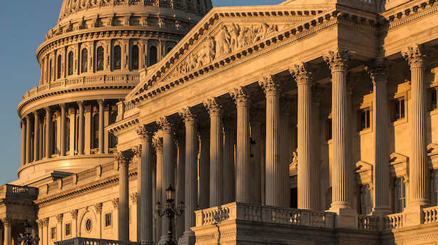 Det amerikanske budgetunderskud runder 5000 mia. kr.