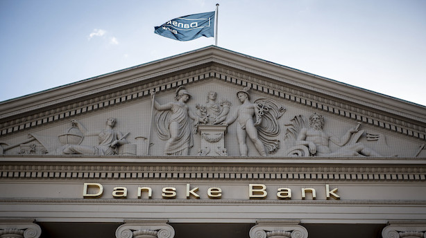 Analytikere: Det skal være Danske Bank der tager det første skridt og kræver betaling fra private for at have penge stående i banken