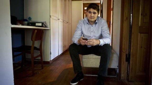 Fra ensom til succesfuld app-udvikler: 21-årig tjente første million i gymnasiet