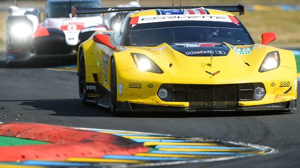 Jan Magnussens Corvette har kurs mod Le Mans-sejr