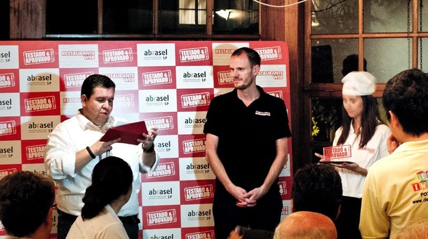 Just Eat køber sig til brasiliansk førerposition