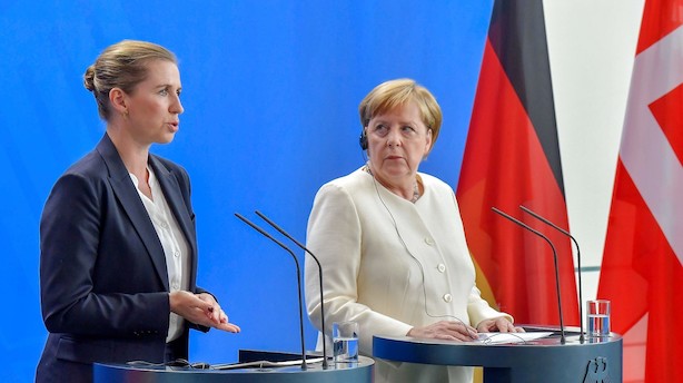 Mette F hos Merkel: "Der er kommet en ny statsminister i Danmark. Og det betyder et skifte på skat, også på den europæiske scene"