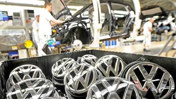 Her er top 10 over bilsalget sidste år: VW giver rivalerne baghjul