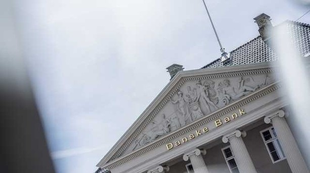 Denne udbombede bankaktie viser tegn på at vende rundt, men på lang sigt skal den i dybet