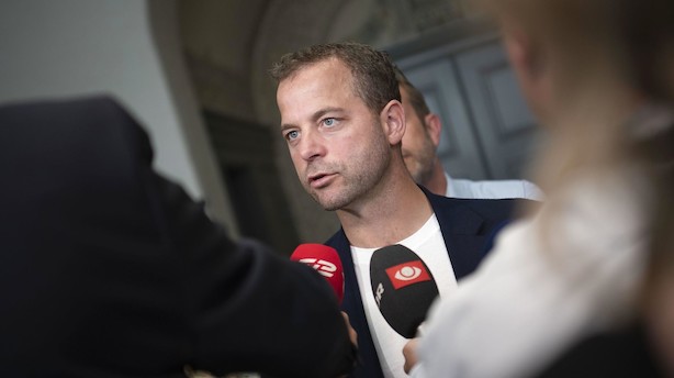 Morten Østergaard vil gøre flybilletter dyrere: "Vi vil belønne de selskaber, der flyver grønt"