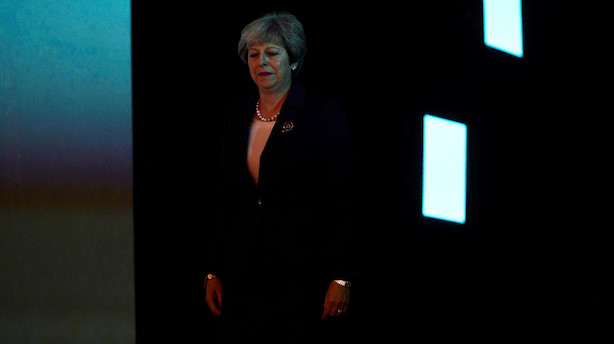 EU udsteder ultimatum til May: Du har en måned
