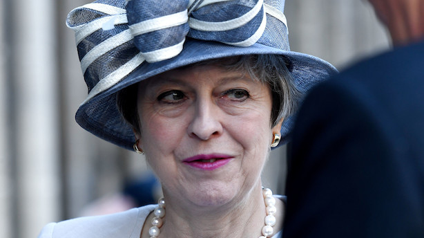 Theresa May går af som konservativ leder - sætter gang i opgør om at erstatte hende