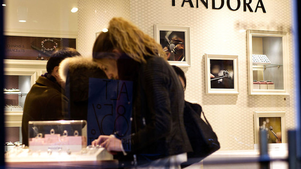 Pandora trodser blodrødt marked efter overraskende regnskabsmelding