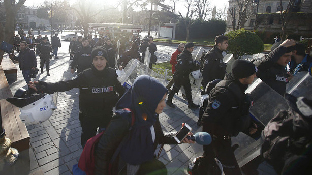 Eksplosion rammer central plads i Istanbul