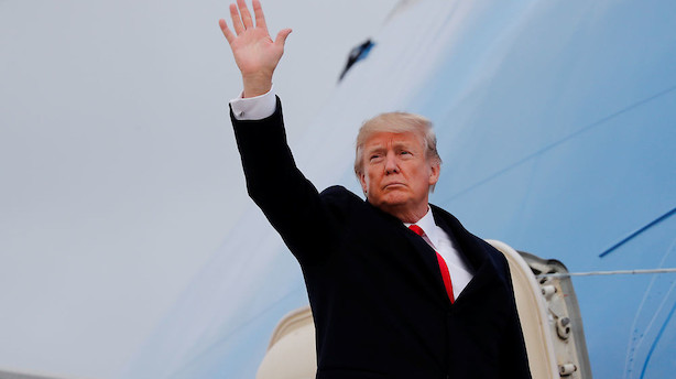 Politik og nyt fra handelsfronten løfter amerikanske aktier