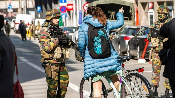 Eftersøgt bombemand i Bruxelles deltog i Paris-angreb