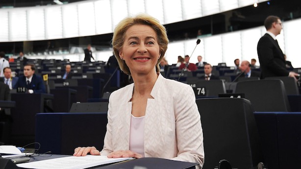 Europa-Parlamentet godkender Ursula von der Leyen som ny kommissionsformand