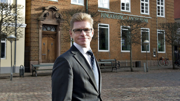 Rekordmange konverteringer får duksebank til at opjustere