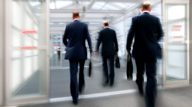 Finanssektoren fyrer fem mand om dagen